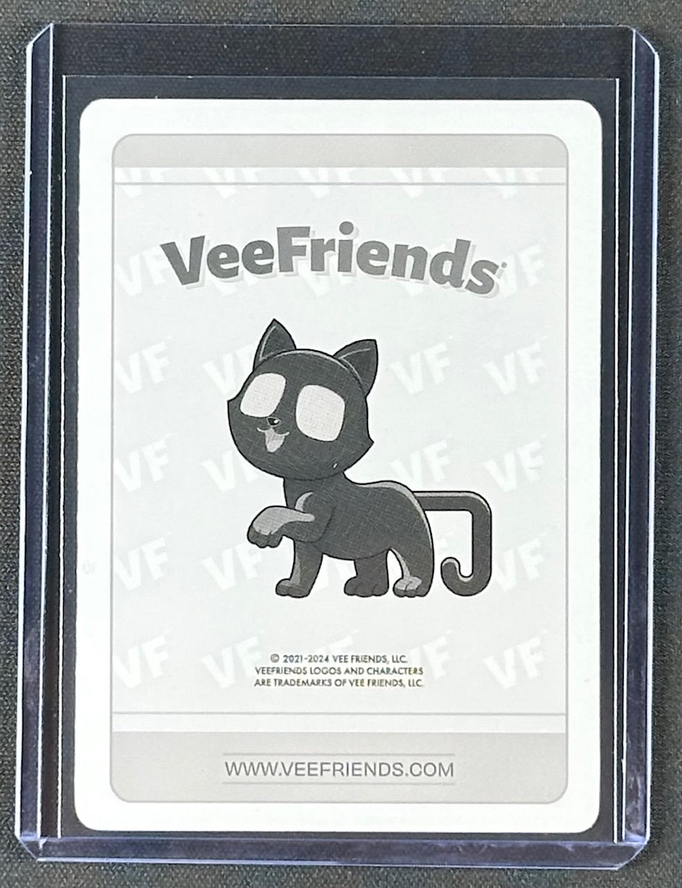 VeeFriends Super Stickers Manga Series – Benevolent Barn Owl – Black Splash /10 – UK Exclusive