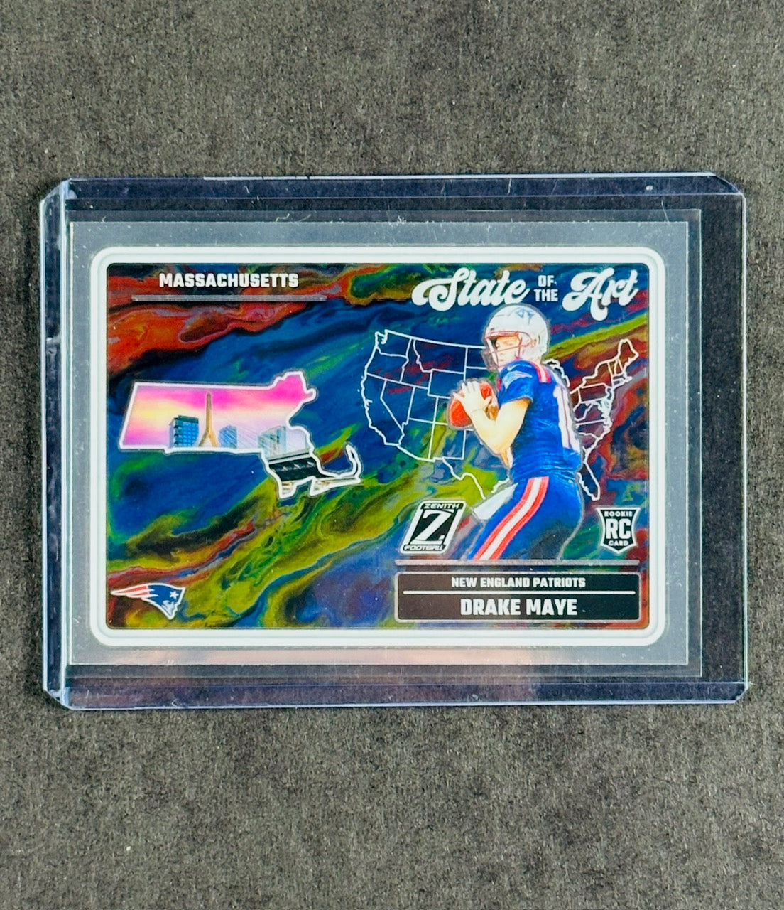 2024 Panini Zenith State of the Art Drake Maye Rookie Insert #18 – New England Patriots