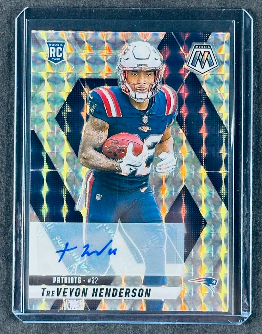 2025 Panini Mosaic TreVeyon Henderson RC Autograph Prizm Patriots Rookie SP