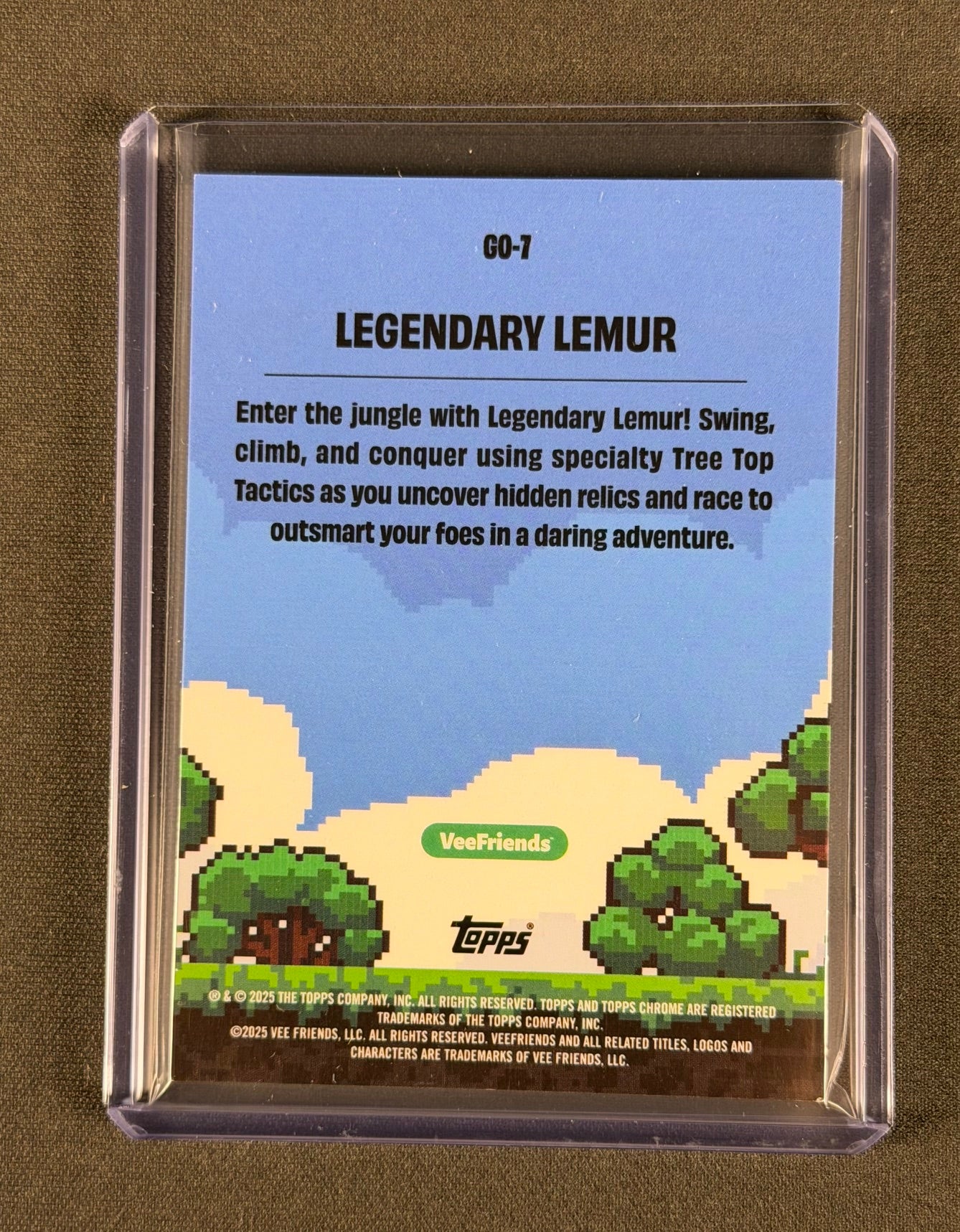 VeeFriends Game On – Legendary Lemur GO-7 – Refractor 17/99 Topps Chrome